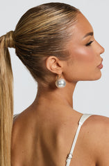 Therese Earrings - Pearl